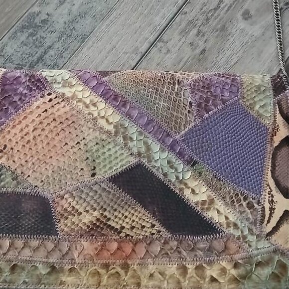 Rare VINTAGE Snakeskin Leather Purse w/ chain shoulder strap snap closure - Picture 3 of 4